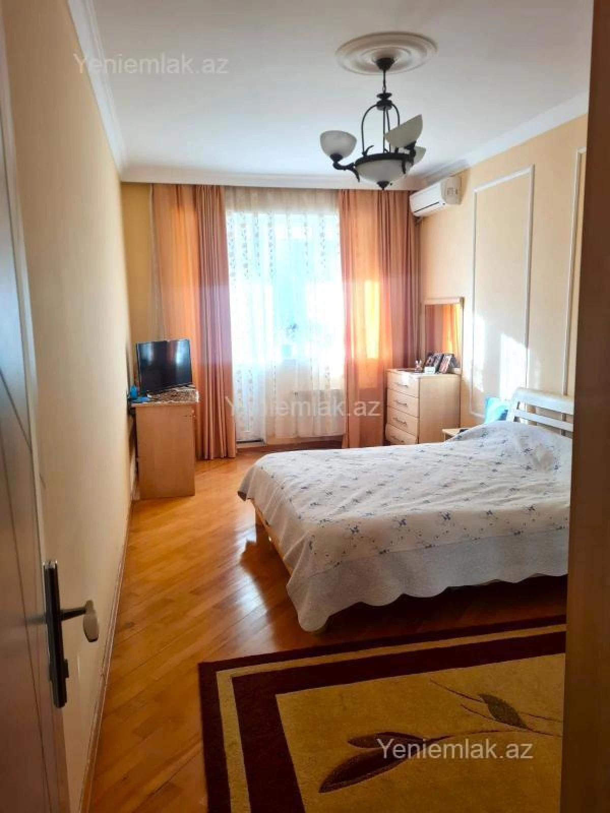 Satılır 4 otaqlı yeni tikili 240 m²