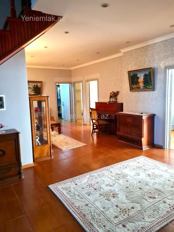 Satılır 4 otaqlı yeni tikili 240 m²