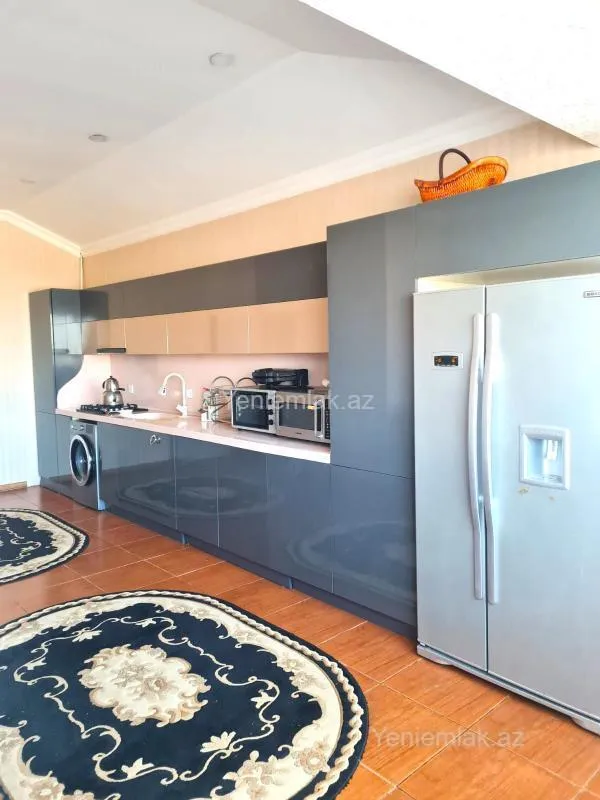 Satılır 4 otaqlı yeni tikili 240 m²