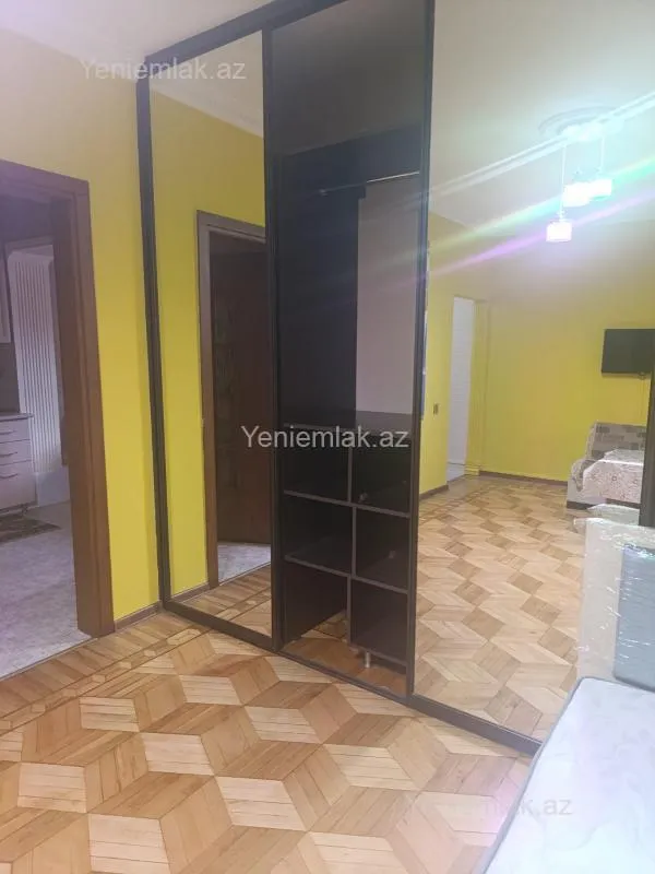 Satılır 2 otaqlı köhnə tikili 55 m²