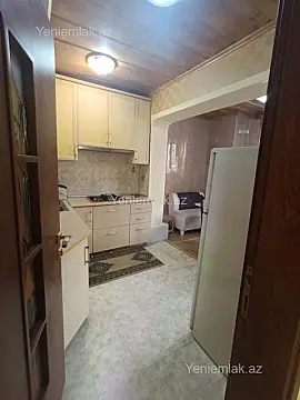 Satılır 2 otaqlı köhnə tikili 55 m²