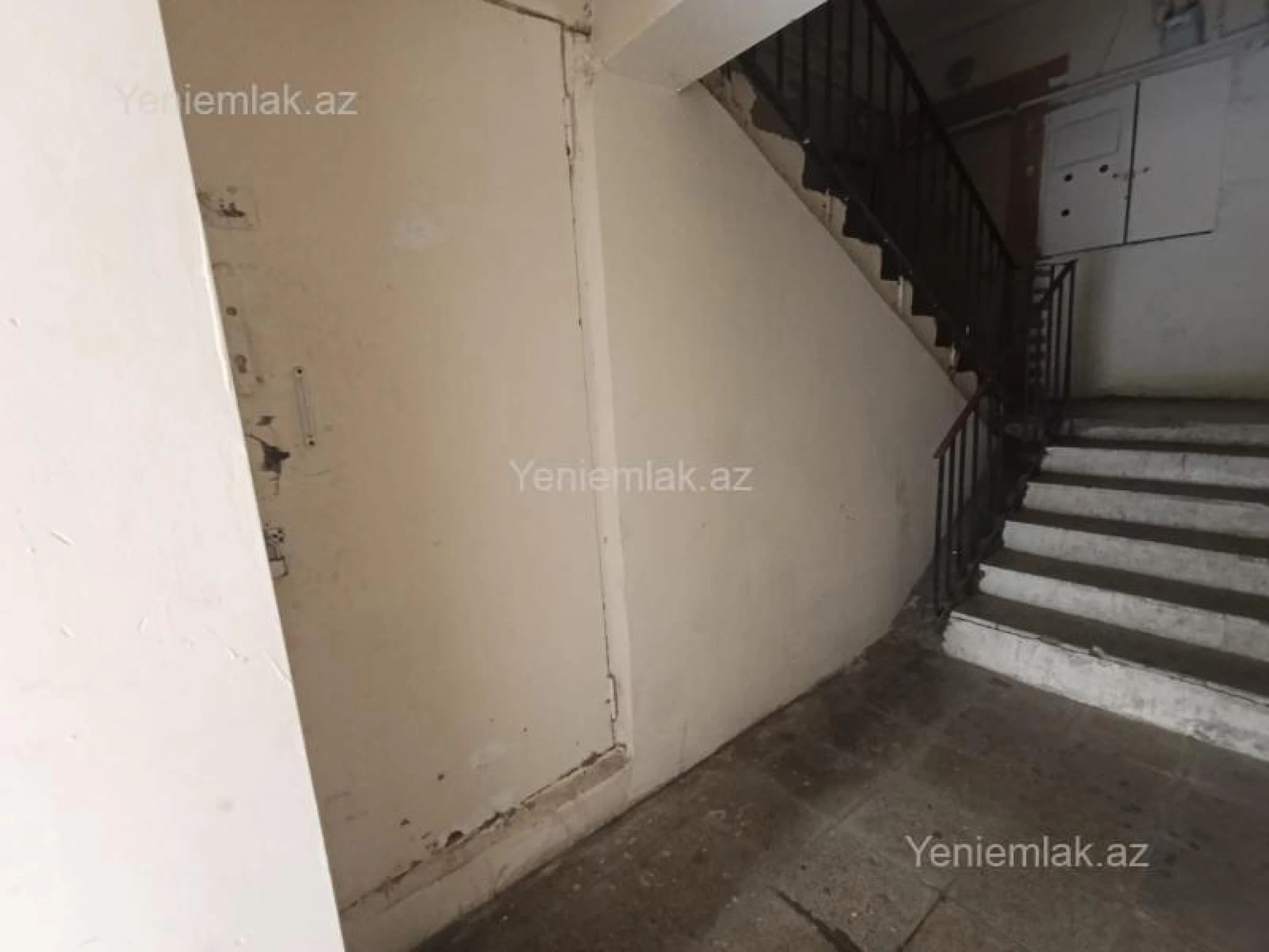 Satılır 2 otaqlı köhnə tikili 55 m²