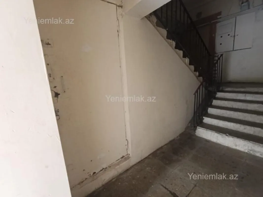 Satılır 2 otaqlı köhnə tikili 55 m²