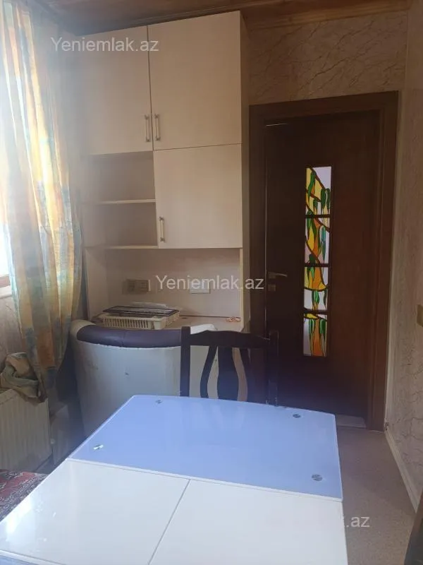 Satılır 2 otaqlı köhnə tikili 55 m²