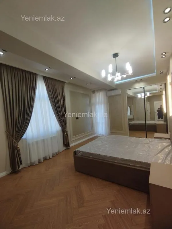 Satılır 4 otaqlı yeni tikili 137 m²