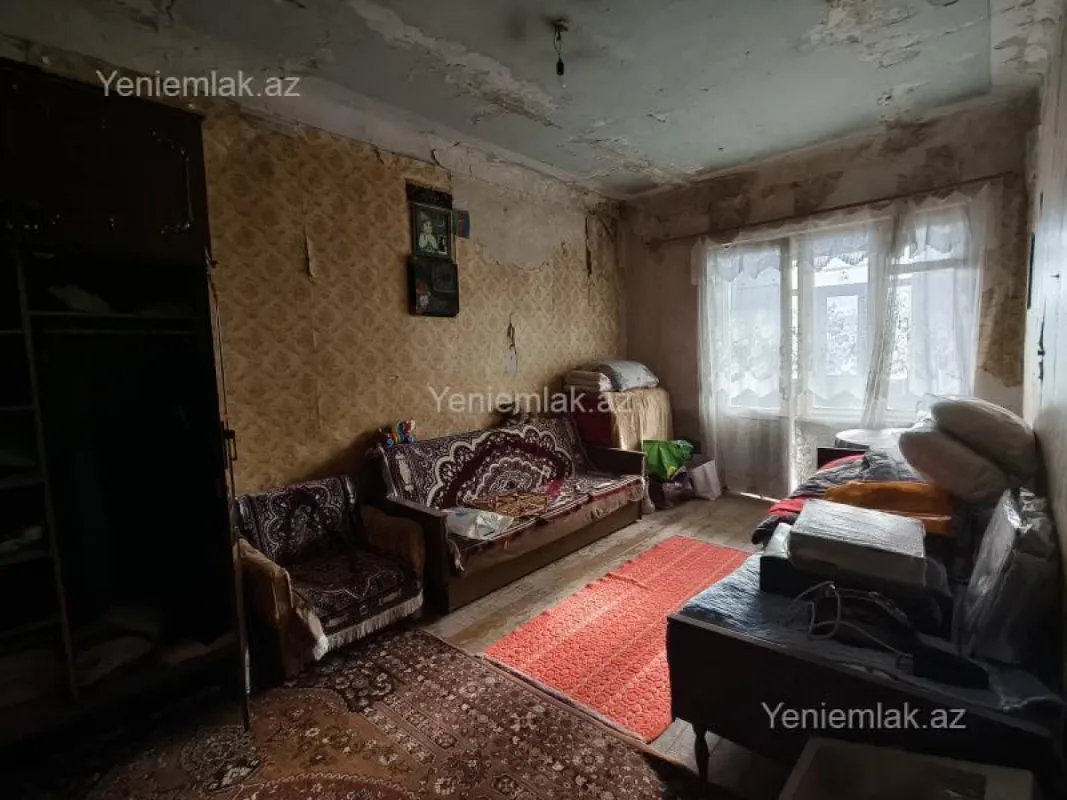 Satılır 4 otaqlı köhnə tikili 85 m²