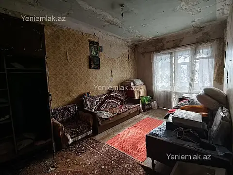 Satılır 4 otaqlı köhnə tikili 85 m²