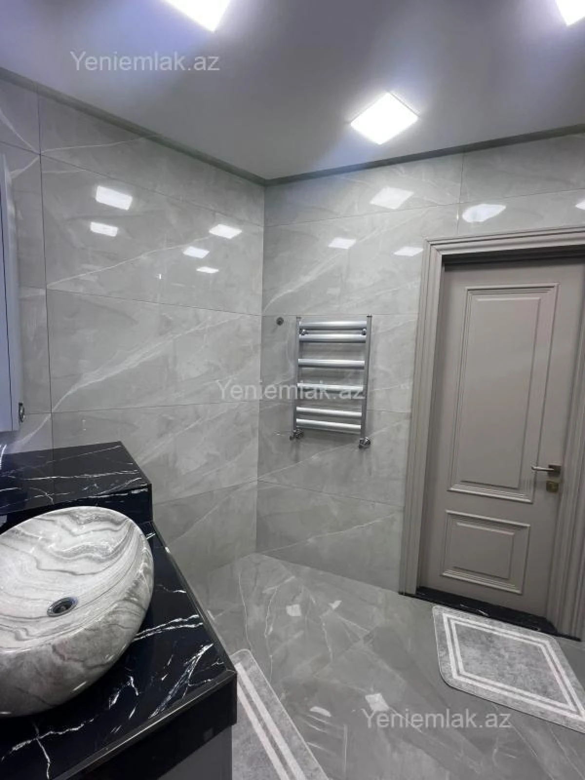 Satılır 3 otaqlı yeni tikili 135 m²