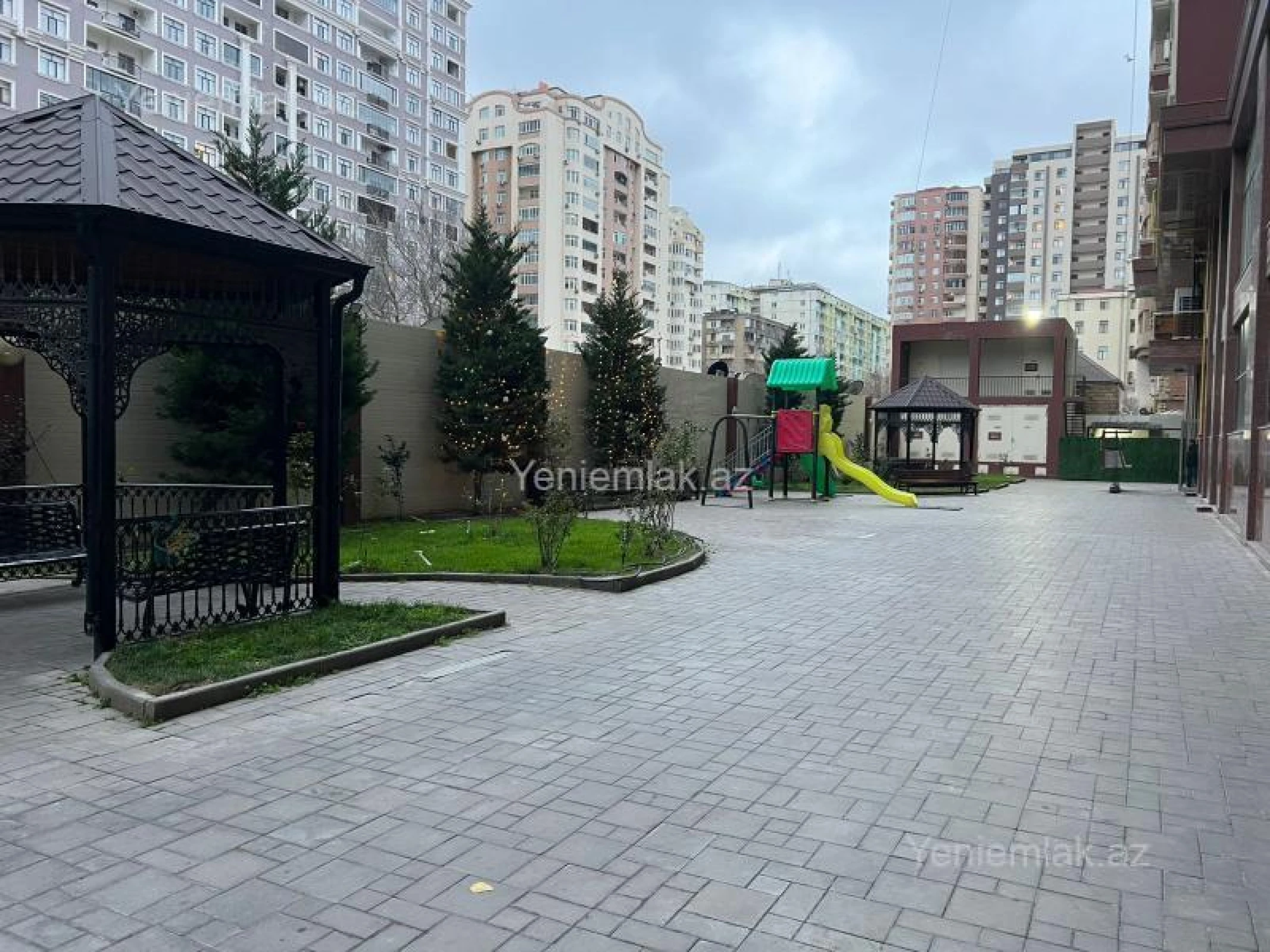 Satılır 3 otaqlı yeni tikili 135 m²