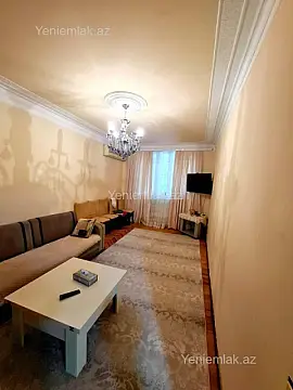 Satılır 3 otaqlı köhnə tikili 80 m²
