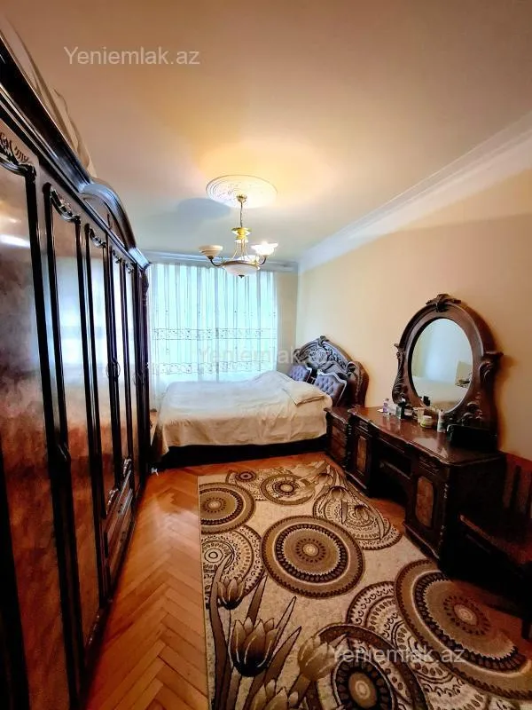 Satılır 3 otaqlı köhnə tikili 80 m²