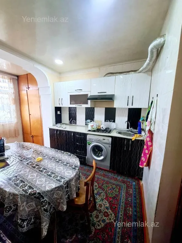 Satılır 3 otaqlı köhnə tikili 80 m²