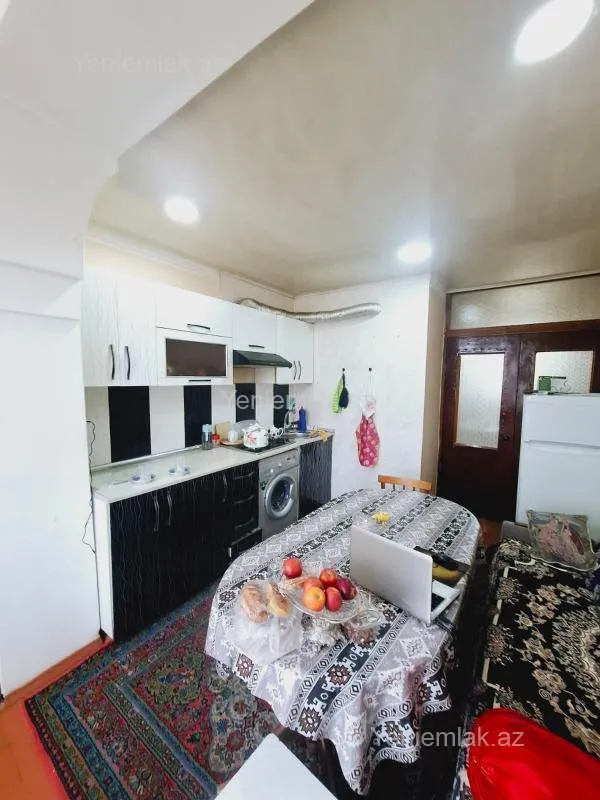 Satılır 3 otaqlı köhnə tikili 80 m²
