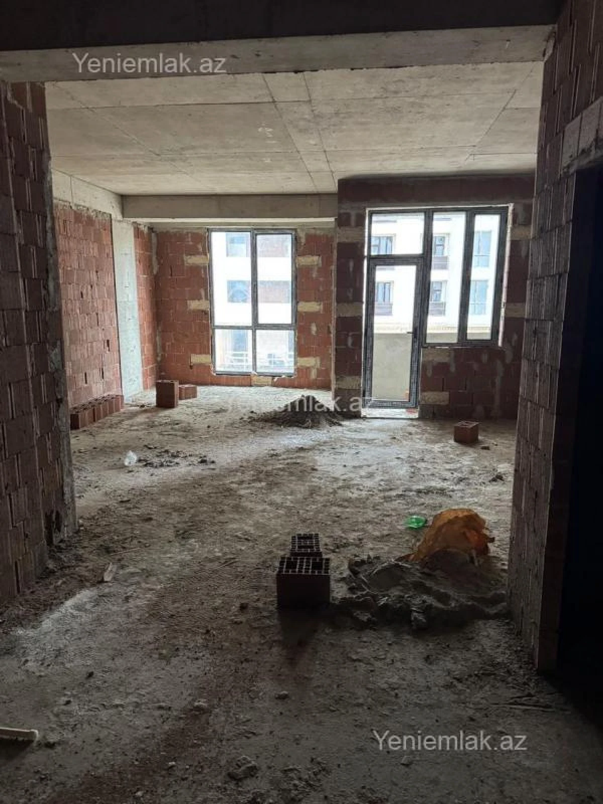 Satılır 2 otaqlı yeni tikili 63 m²