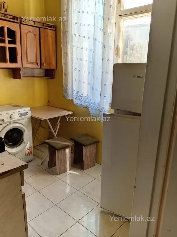 Satılır 2 otaqlı köhnə tikili 50 m²