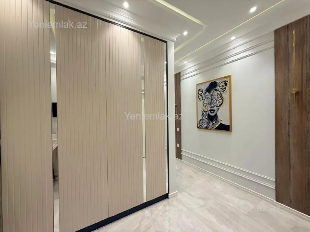 Satılır 3 otaqlı yeni tikili 137 m²