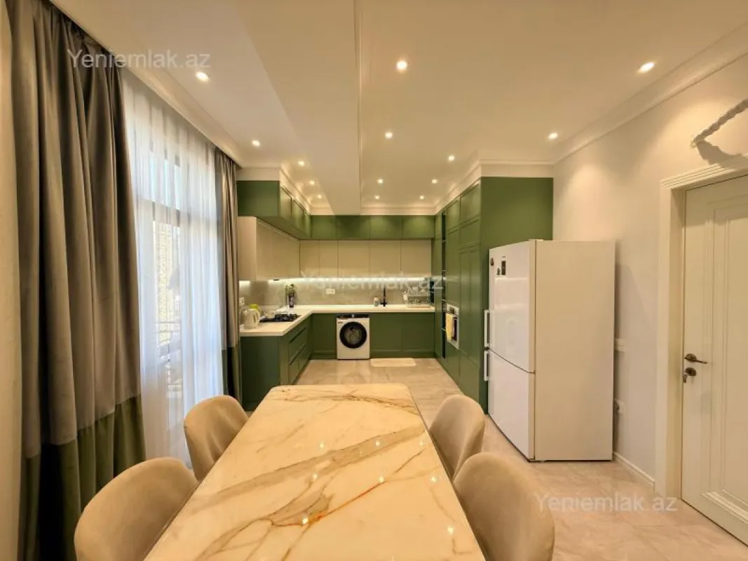 Satılır 3 otaqlı yeni tikili 137 m²