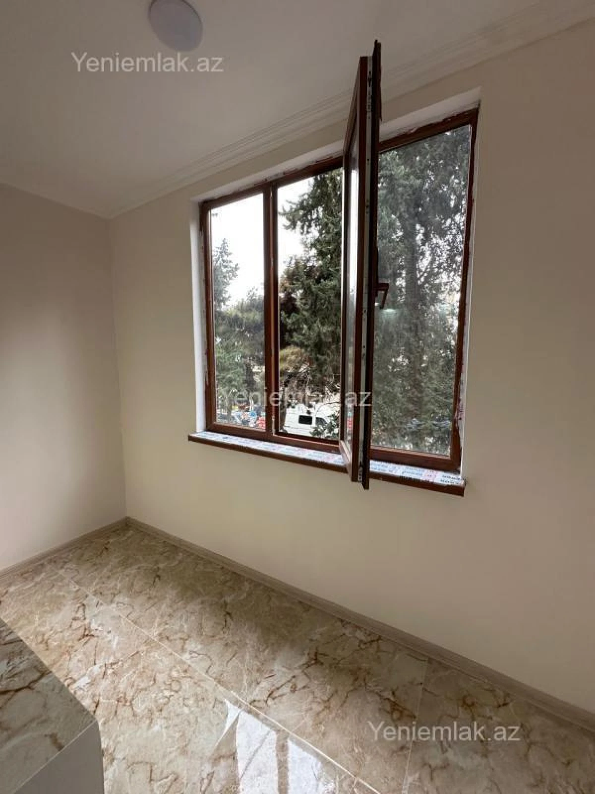 Satılır 4 otaqlı köhnə tikili 102 m²