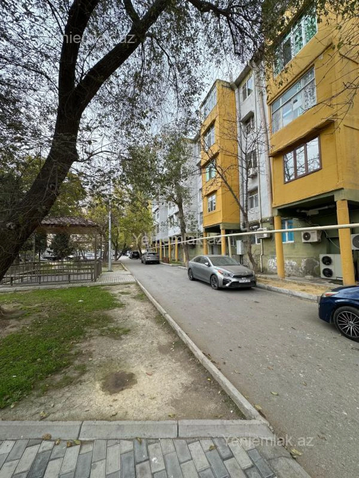 Satılır 4 otaqlı köhnə tikili 102 m²