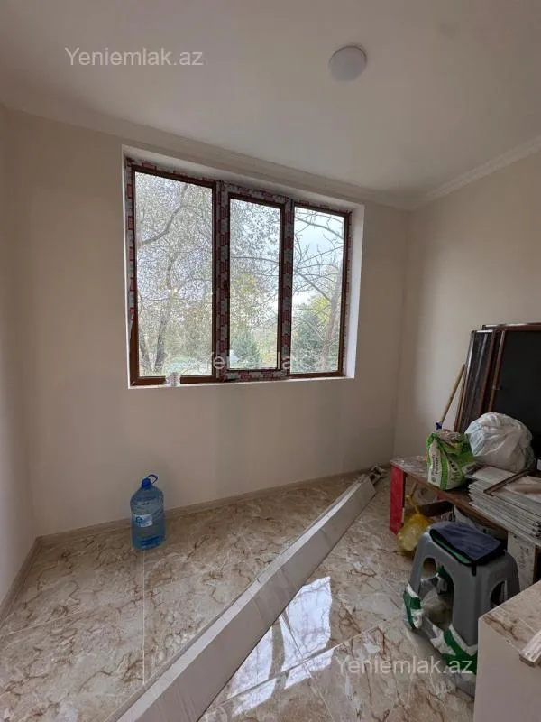 Satılır 4 otaqlı köhnə tikili 102 m²