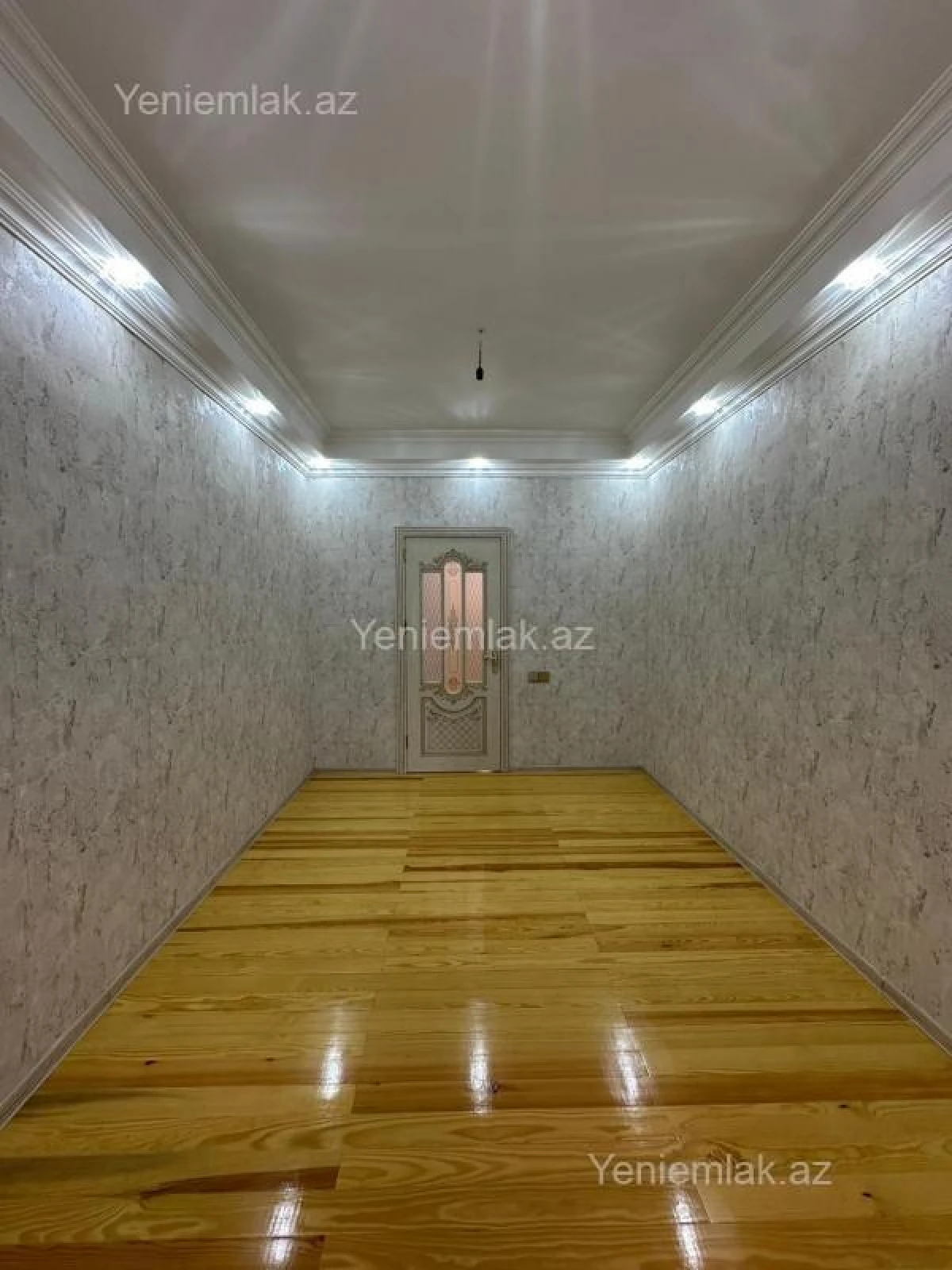 Satılır 4 otaqlı köhnə tikili 102 m²