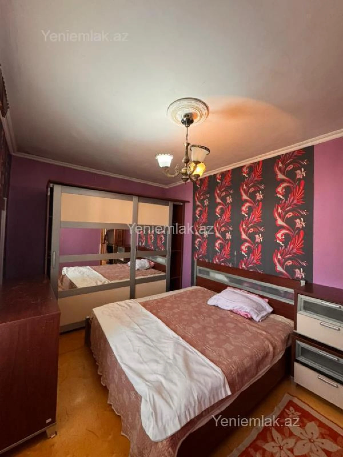 Satılır 2 otaqlı köhnə tikili 65 m²