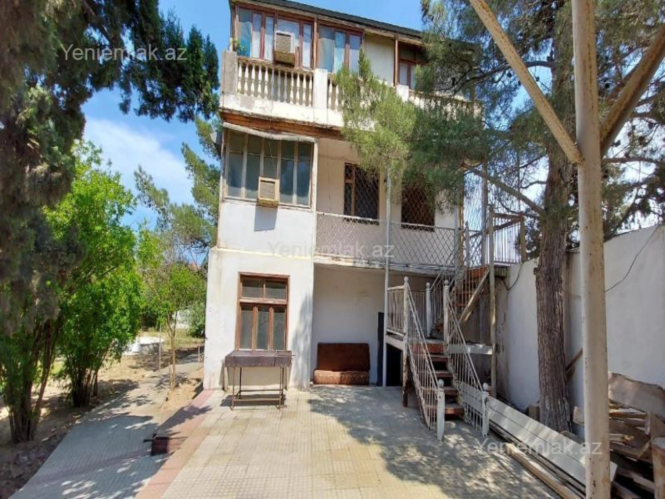 Satılır 6 otaqlı həyət evi 200 m²