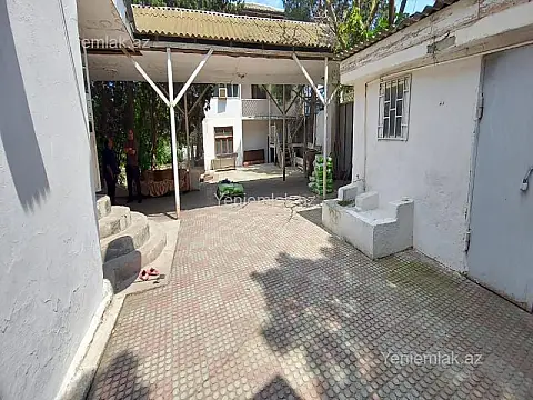 Satılır 6 otaqlı həyət evi 200 m²