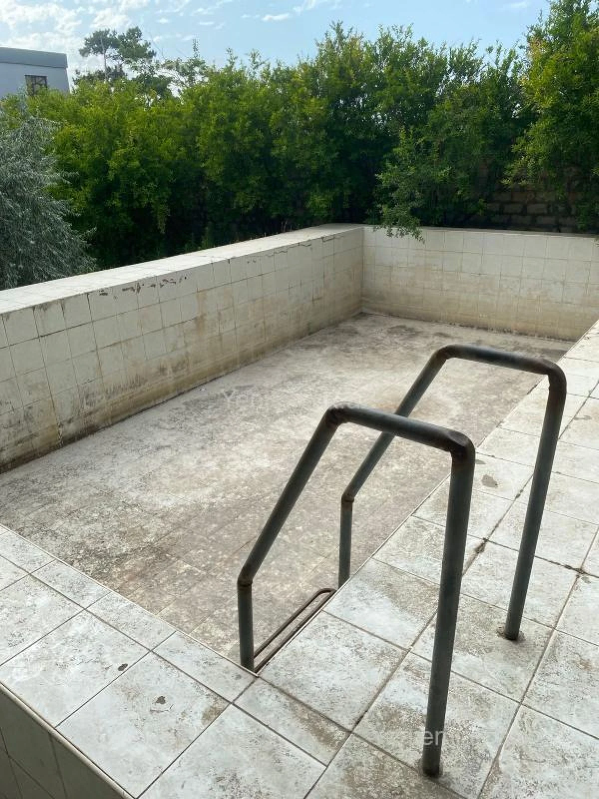 Satılır 6 otaqlı həyət evi 200 m²