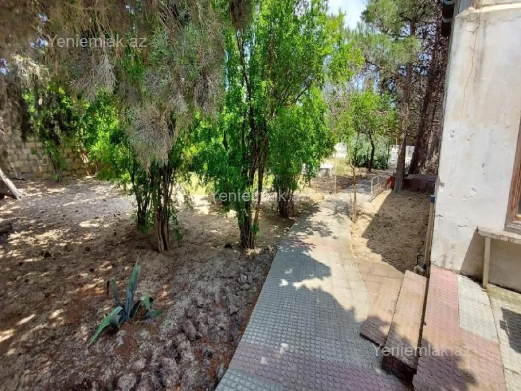 Satılır 6 otaqlı həyət evi 200 m²