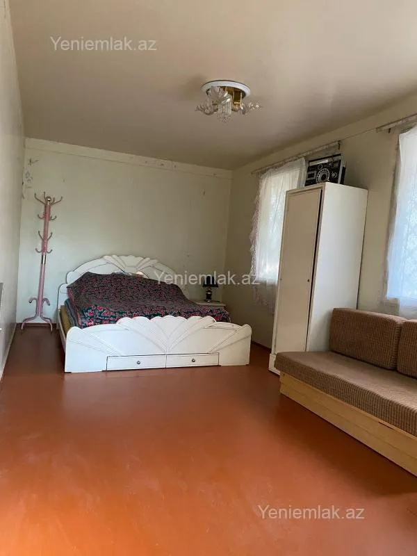 Satılır 6 otaqlı həyət evi 200 m²
