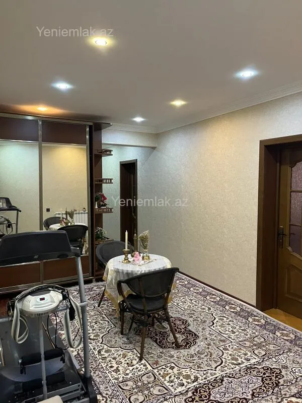 Satılır 3 otaqlı yeni tikili 135 m²