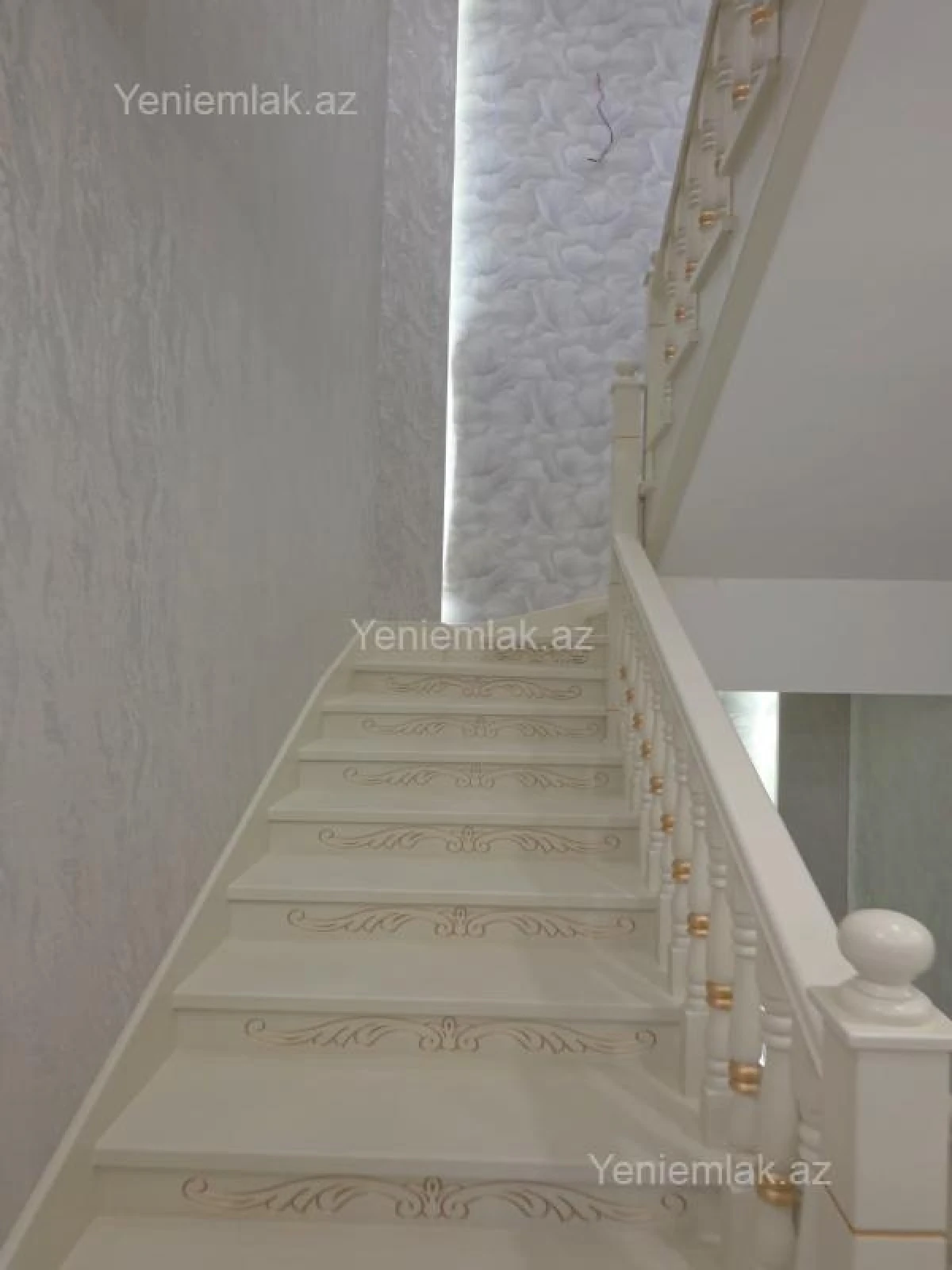 Satılır 6 otaqlı həyət evi 330 m²