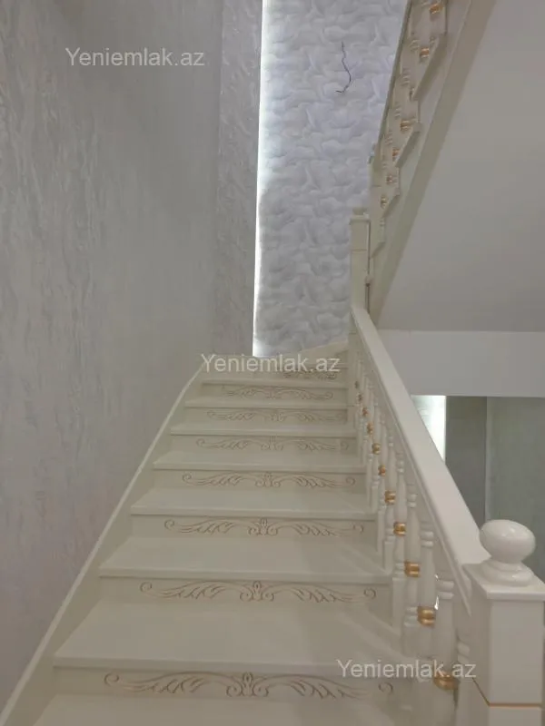 Satılır 6 otaqlı həyət evi 330 m²