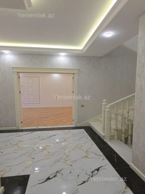 Satılır 6 otaqlı həyət evi 330 m²