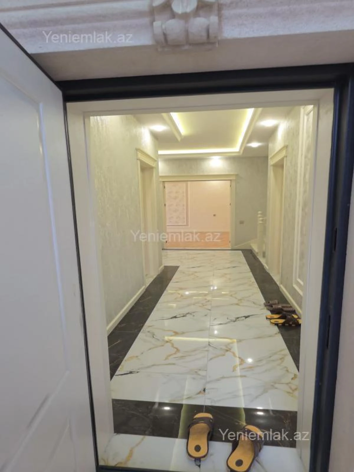 Satılır 6 otaqlı həyət evi 330 m²