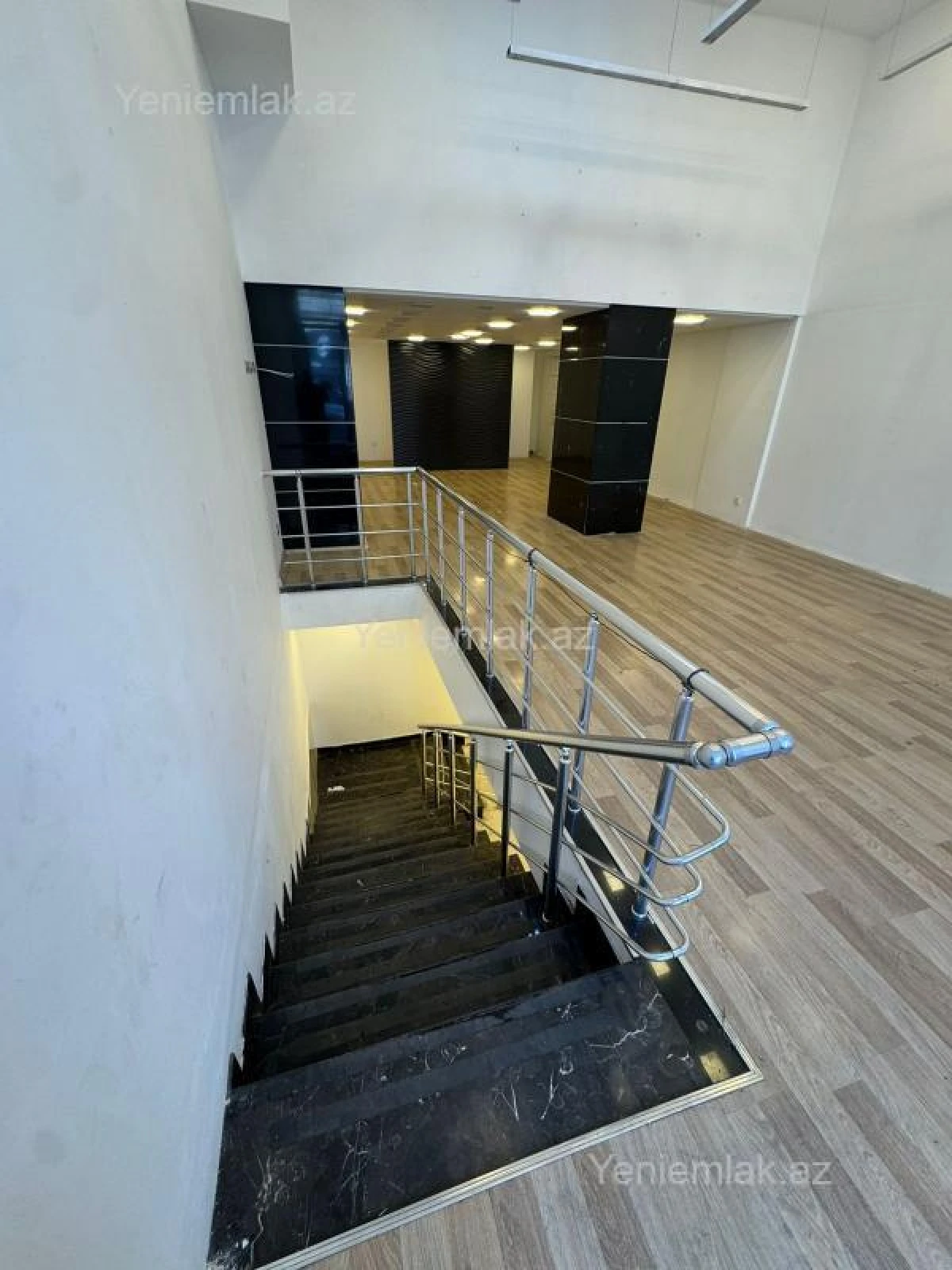 Satılır 10 otaqlı obyekt 620 m²