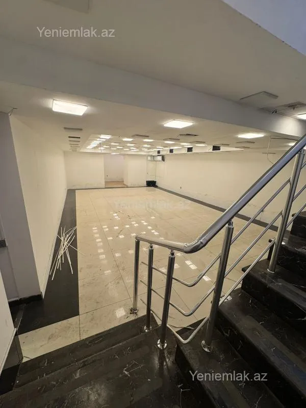 Satılır 10 otaqlı obyekt 620 m²