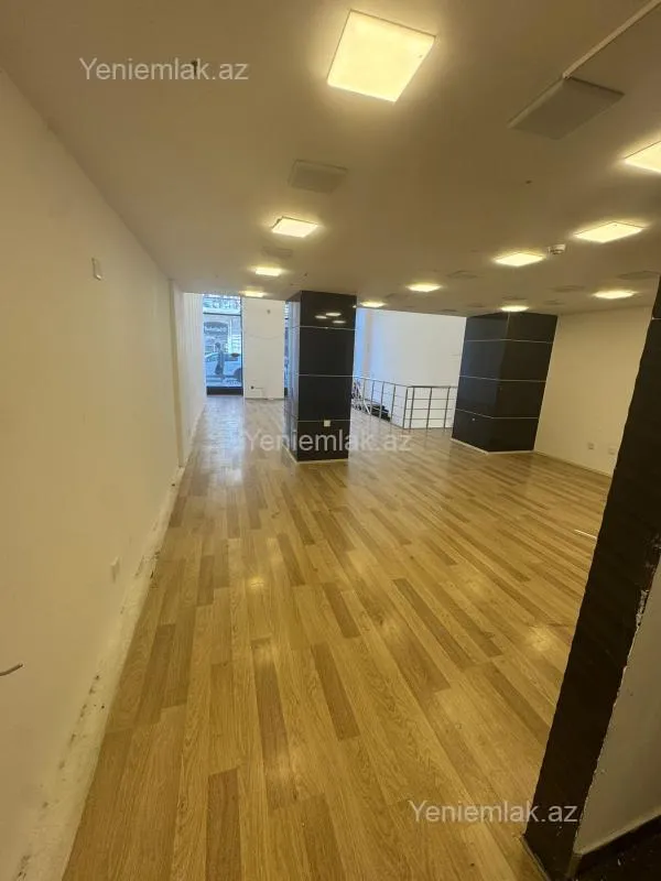 Satılır 10 otaqlı obyekt 620 m²
