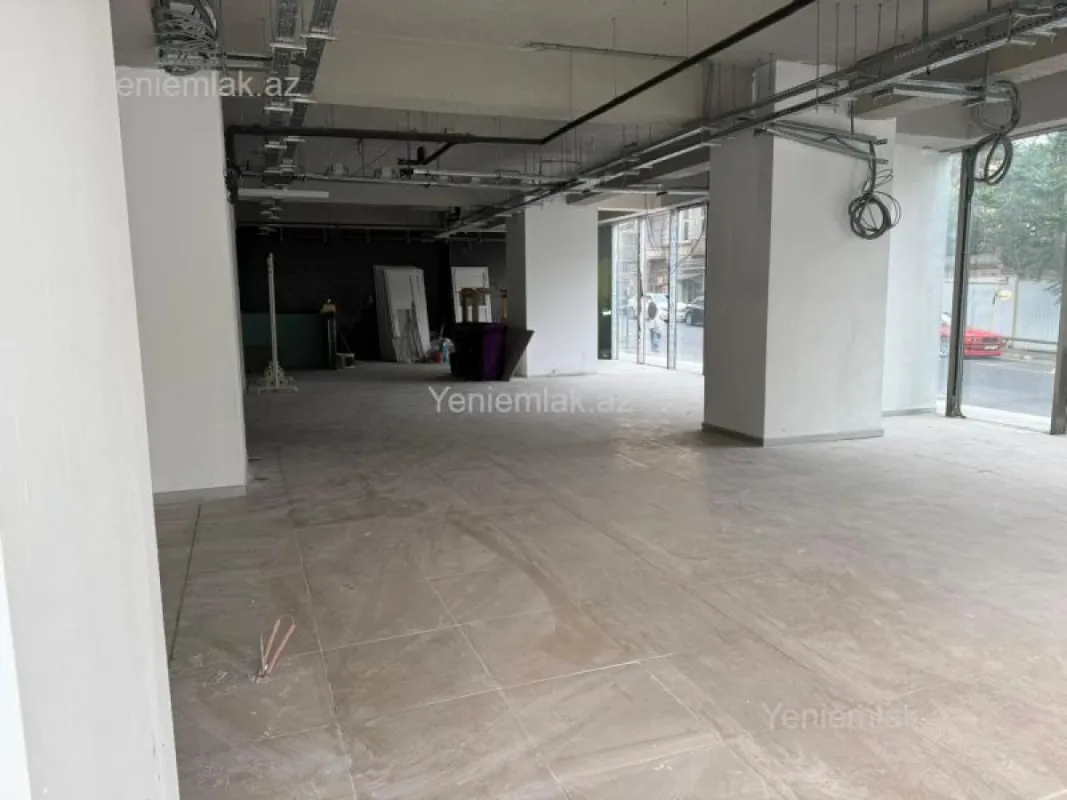 Satılır 10 otaqlı obyekt 620 m²