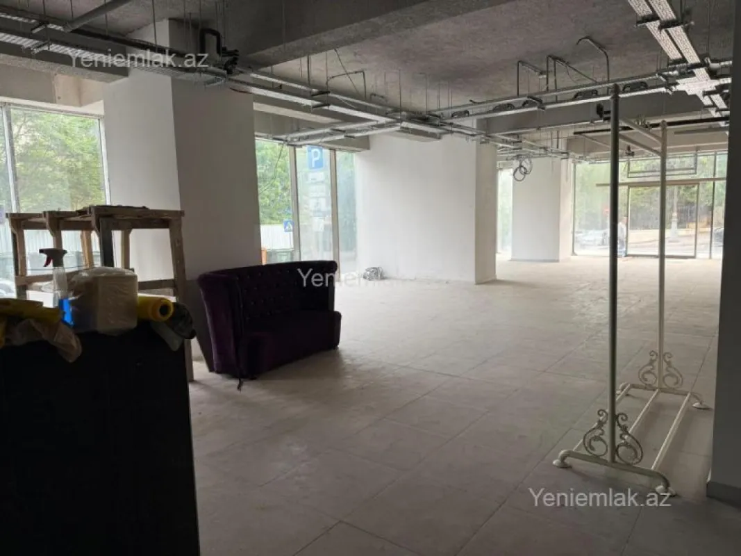 Satılır 10 otaqlı obyekt 620 m²