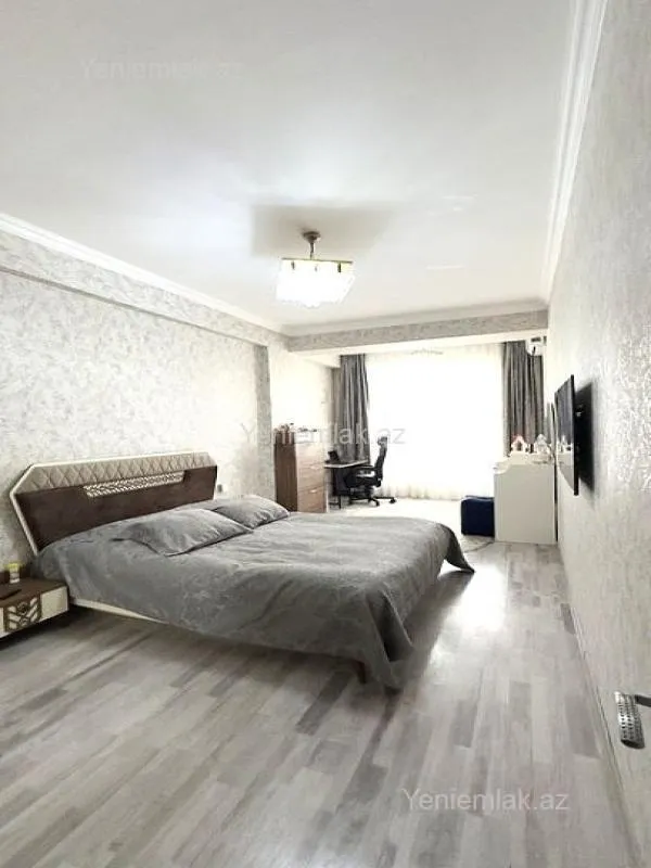 Satılır 3 otaqlı yeni tikili 130 m²