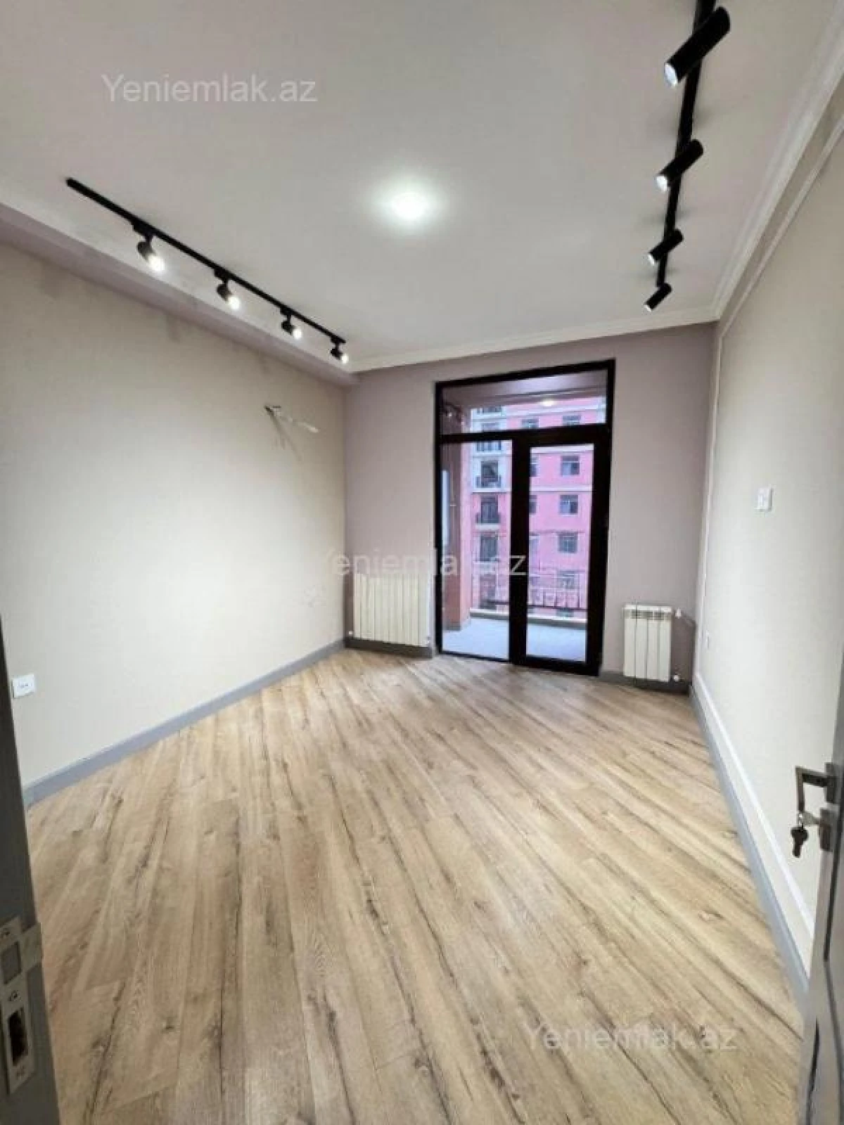 Satılır 2 otaqlı yeni tikili 65 m²