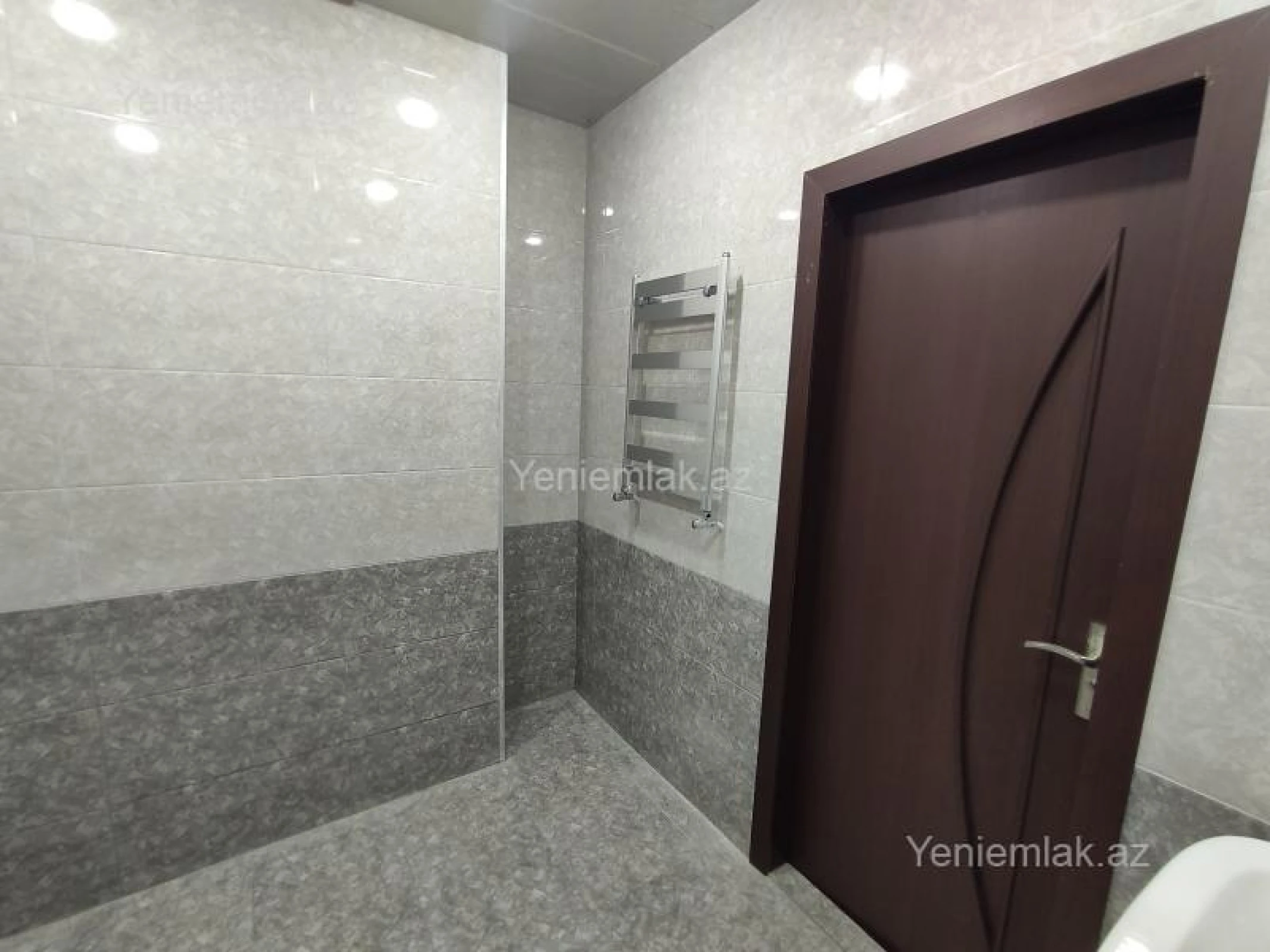 Satılır 3 otaqlı yeni tikili 115 m²