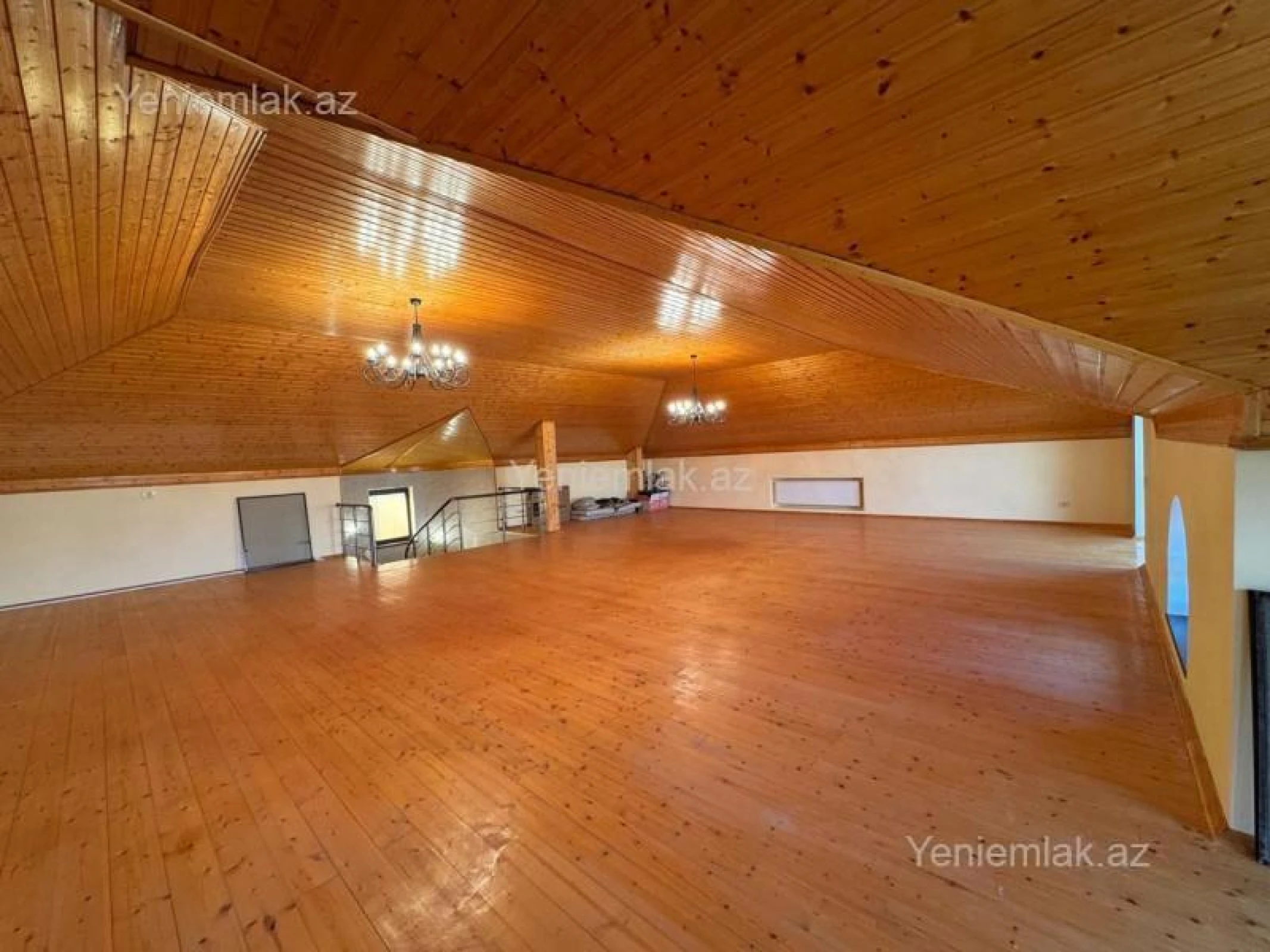 Satılır 6 otaqlı həyət evi 365 m²