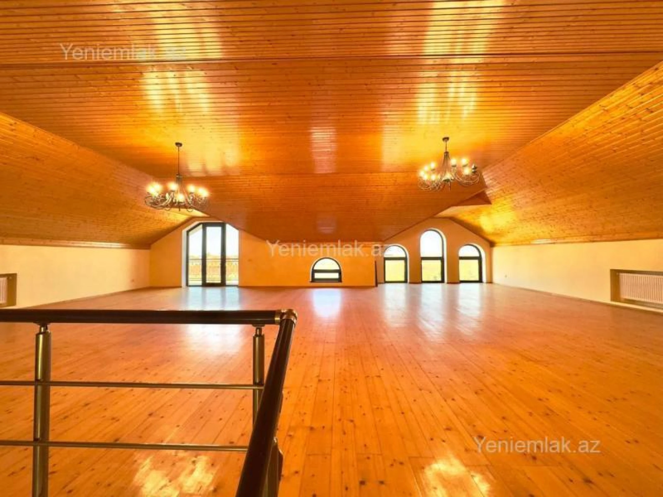 Satılır 6 otaqlı həyət evi 365 m²