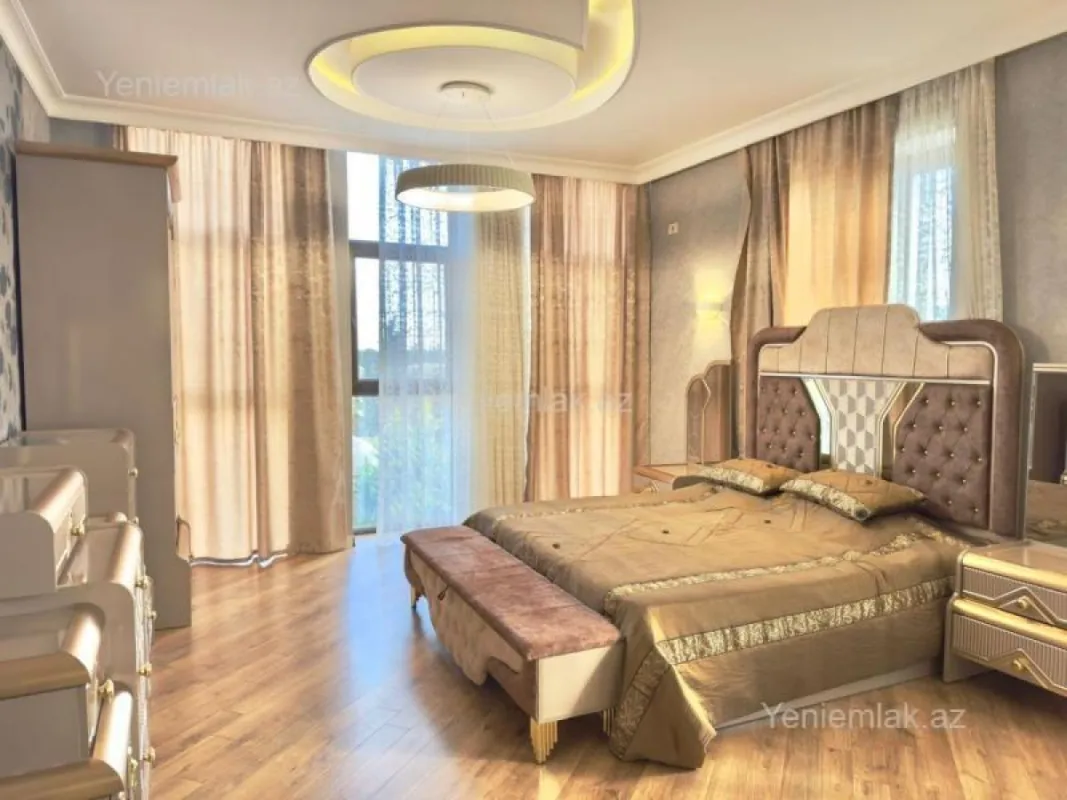 Satılır 6 otaqlı həyət evi 365 m²