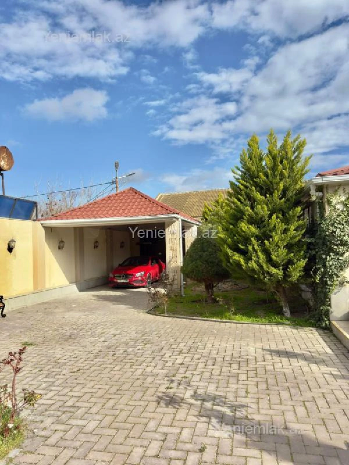 Satılır 6 otaqlı həyət evi 365 m²