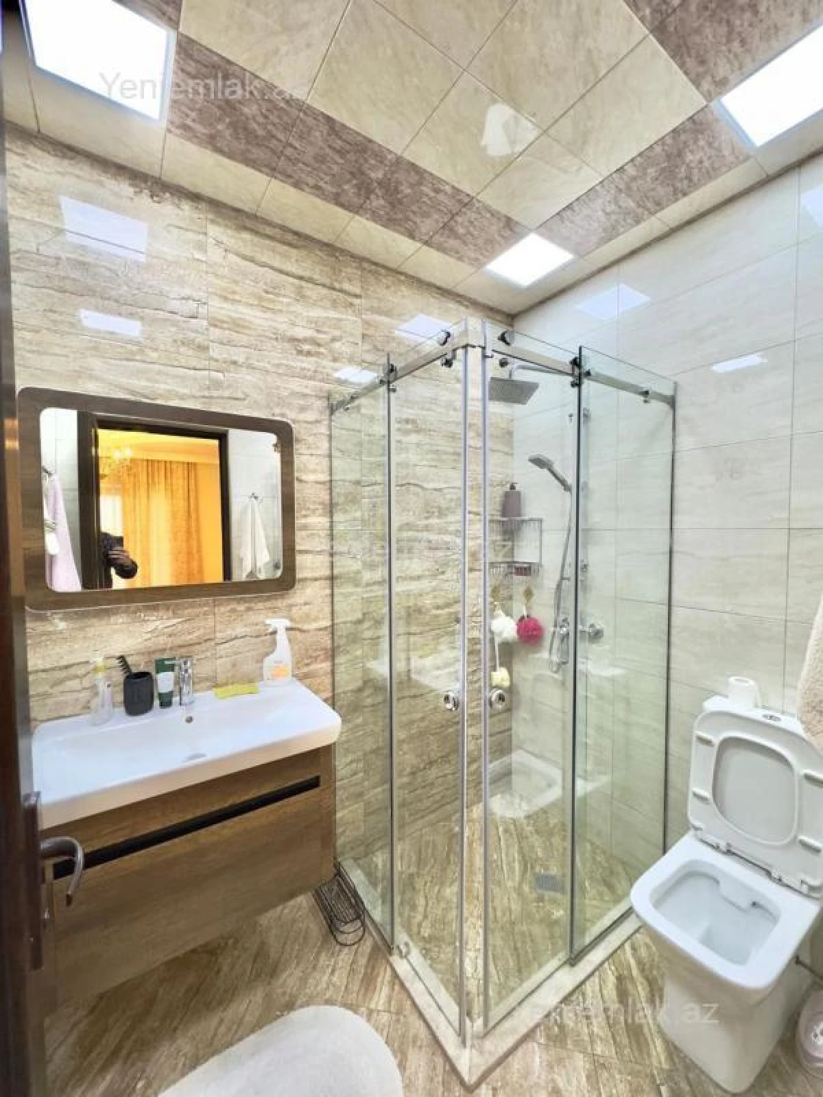 Satılır 6 otaqlı həyət evi 365 m²