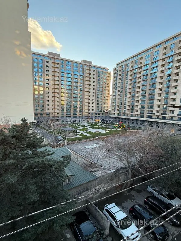 Satılır 3 otaqlı köhnə tikili 76 m²